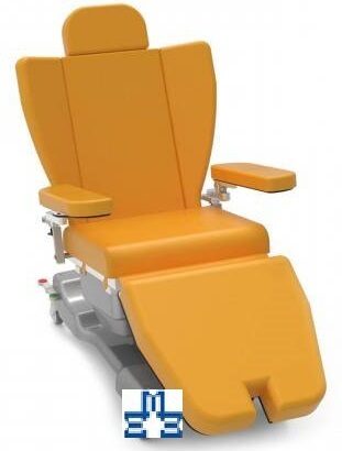 Anatomical treatment chair for chemotherapy